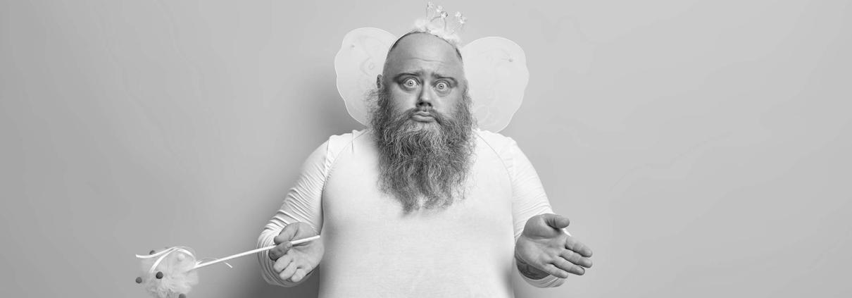 Homme fée humour noir et blanc - Blog AE2 - Quels CMS vitrine choisir ?