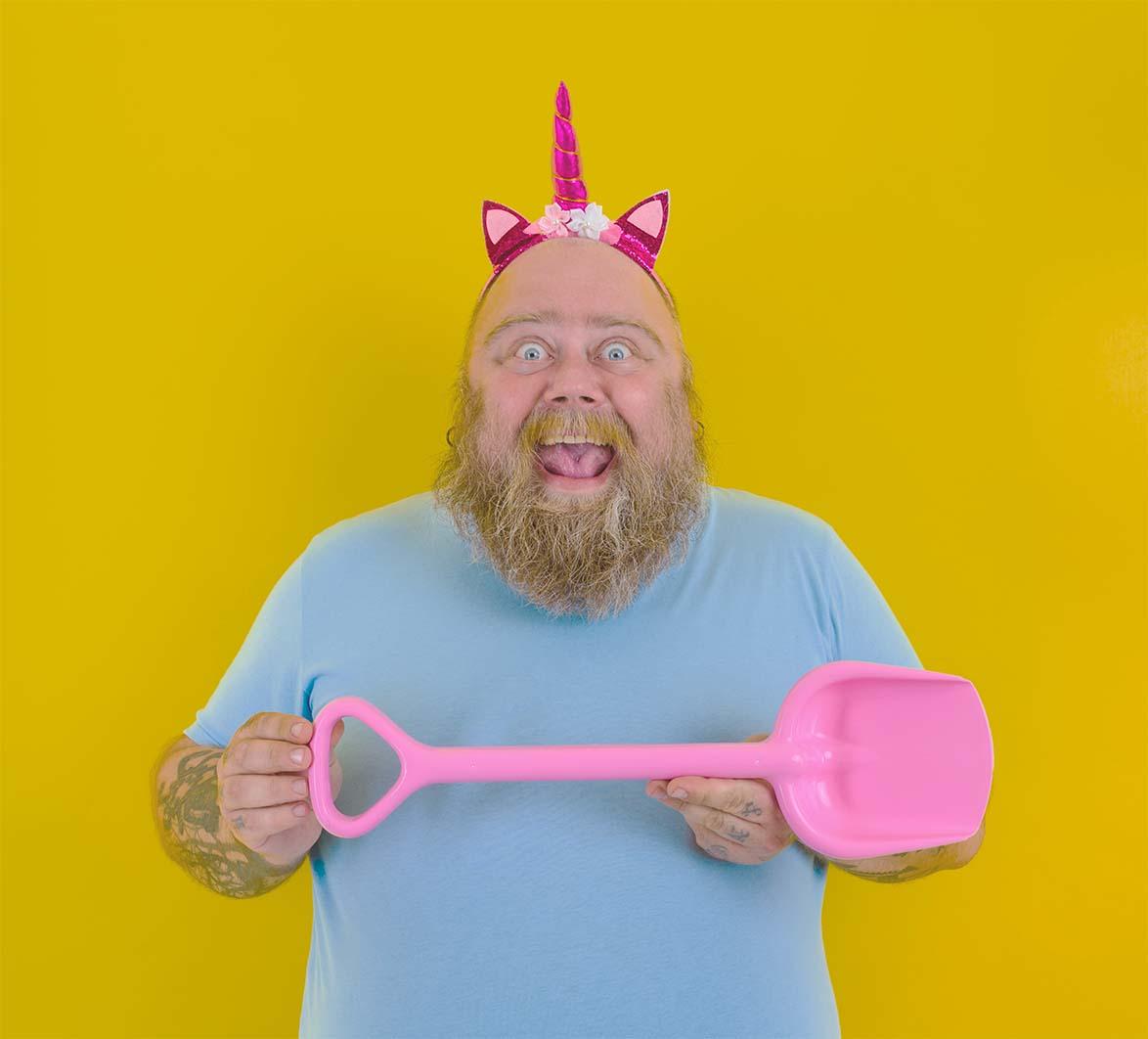 Homme humour pelle couleur - Blog AE2 agence à Nantes